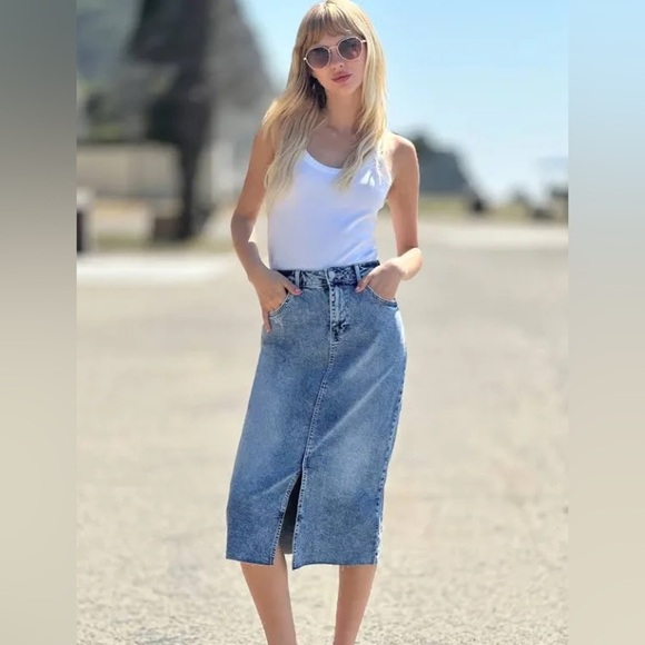 WASH LAB blue agate Sally Split Front Raw
Hem Denim Skirt sz 28 - Picture 2 of 9